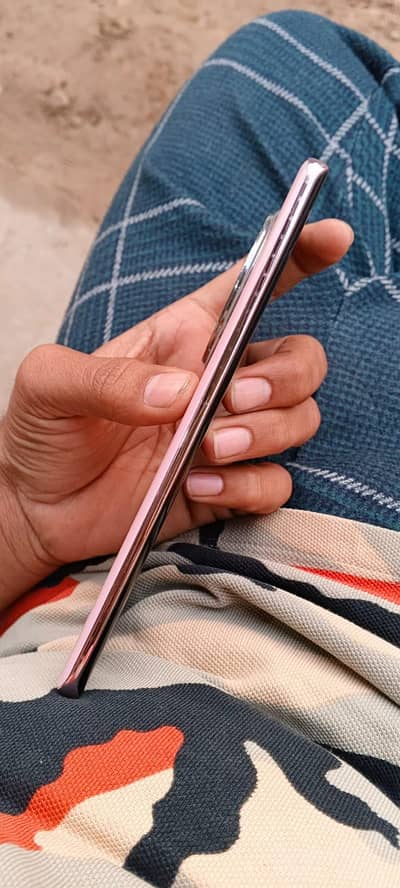 Zero 40 8+8/256    45w chrger