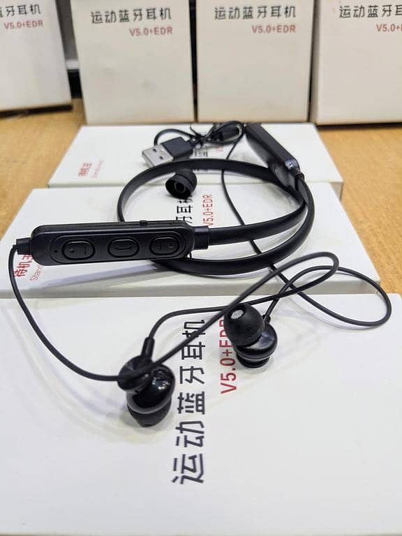 HF-008 Bluetooth Sports Headphones – IPX Waterproof, Comfortable Neckband, 5.0 Wireless, 21g Lightweight, Long Battery Life