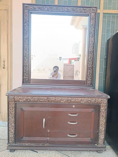 dressing table FAISALABAD gattwala commercial hub k pas available