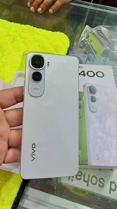 Vivo y 400 New phone with complete box