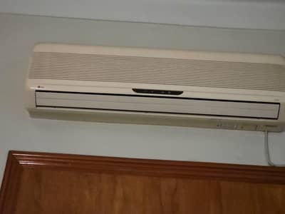 LG 1.5 Ton AC Urgent Sale