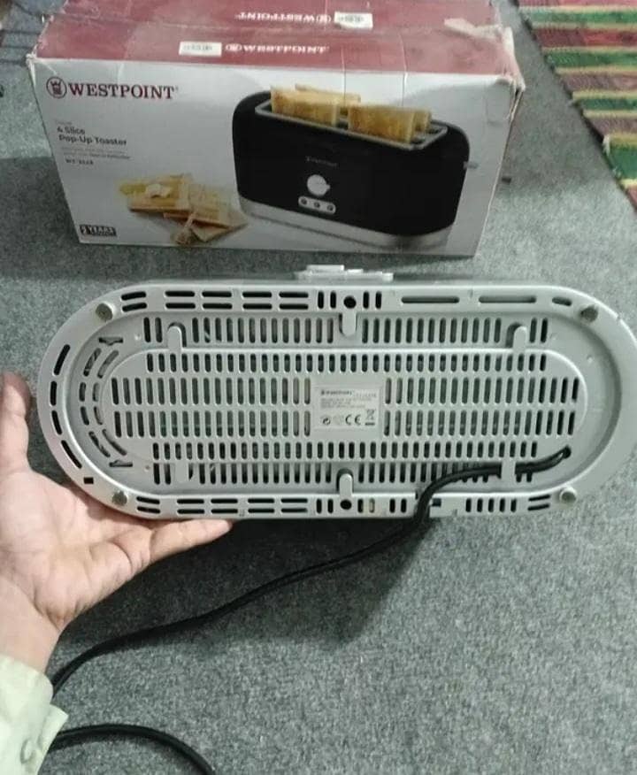 AUTOMATIC TOASTER WESTPOINT 3