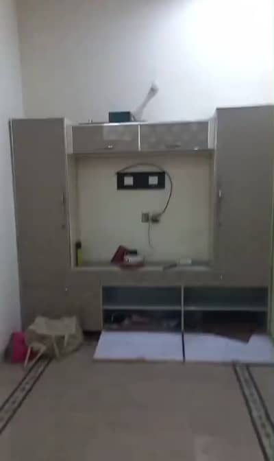 Pak block allama iqbal town 5 marla uper centre portion for rent in prime location
