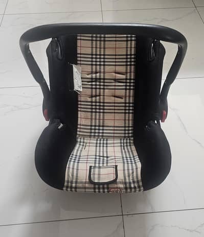 Baby Carrycot – Used, Comfortable & Travel-Friendly