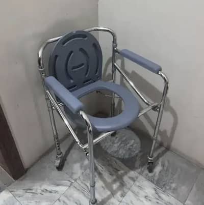 Bathing wheelchair