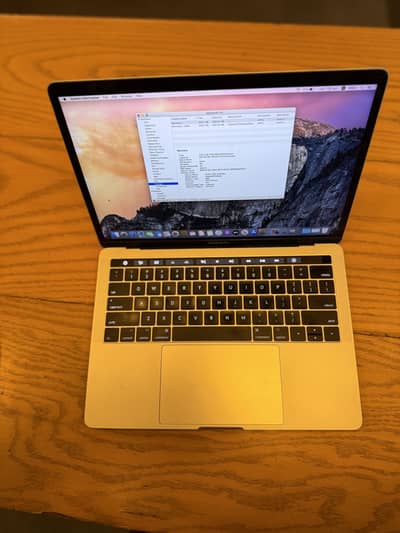 MacBook 17 pro 13 inches Touch Bar