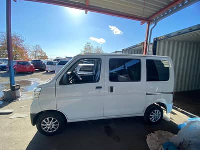 Toyota van pixis