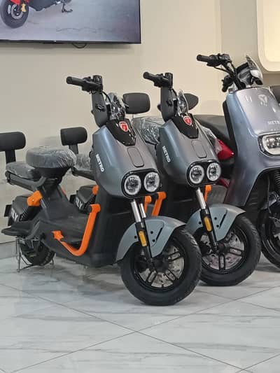Metro LY Super Bike for Kids Electric Scooty 2026 New/Evee/Ramza/Yadea