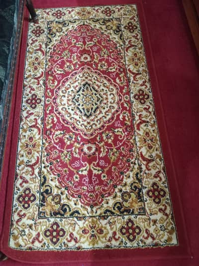 rug and centre carpet