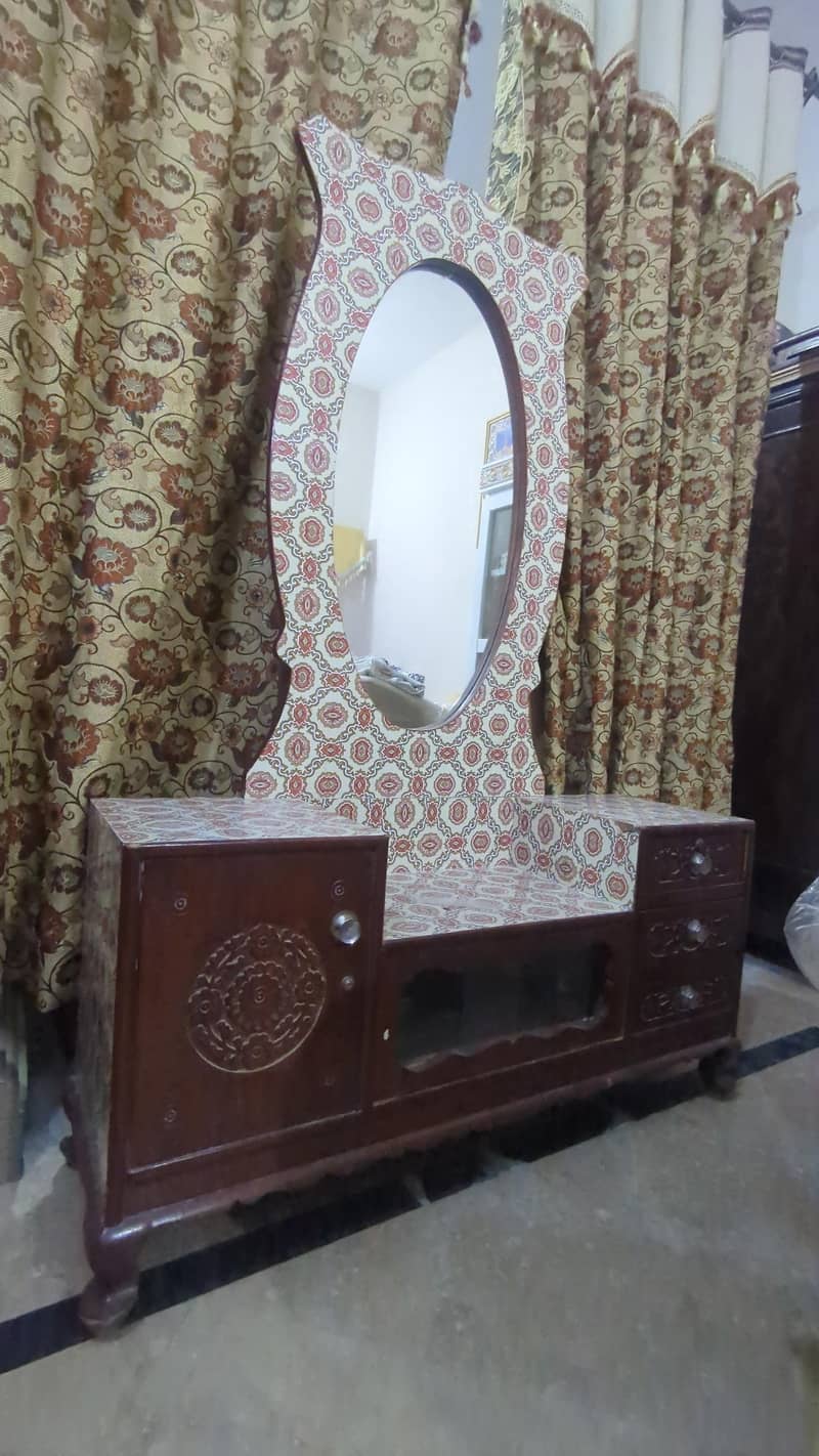Room Dressing Table 1