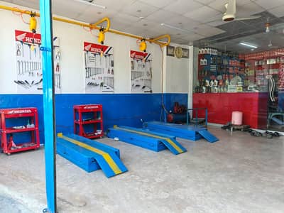 Honda Mechanic shop