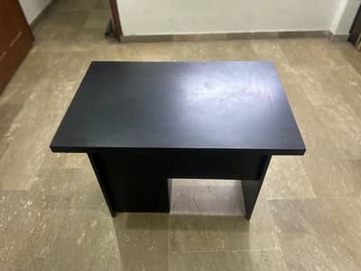 Modern Office Desk with Storage & Keyboard Tray – Like New
