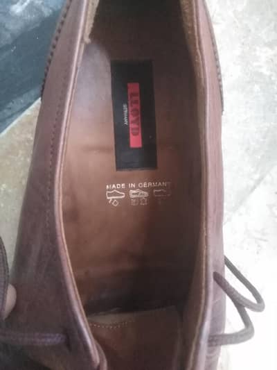 leather shoes like a new