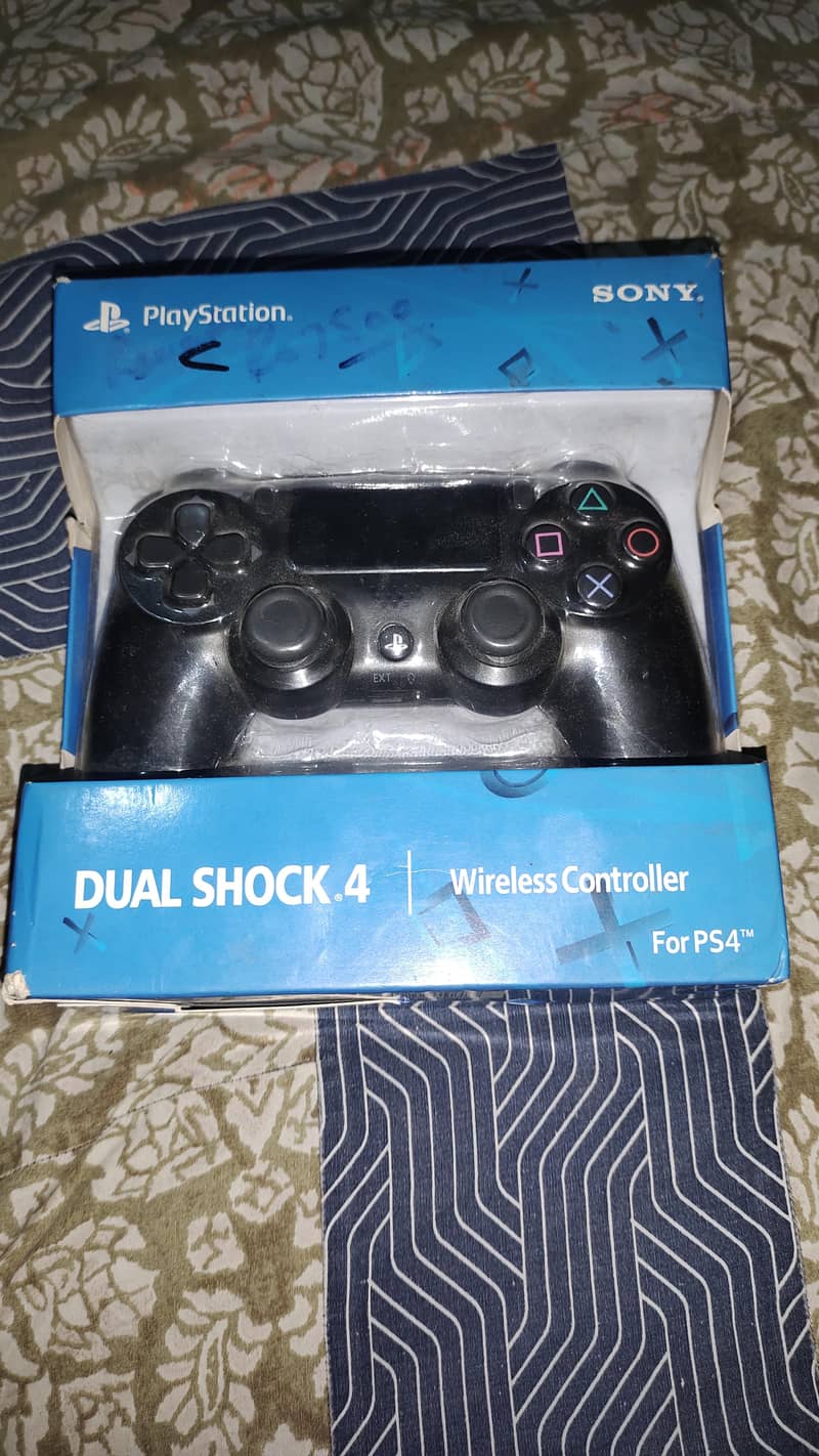 PS4 CONTROLLER 0