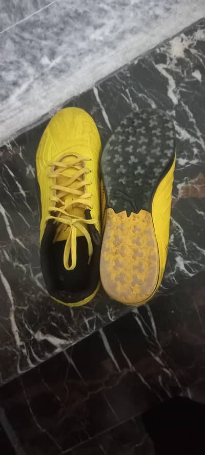 PUMA ONE grippers (size 6)