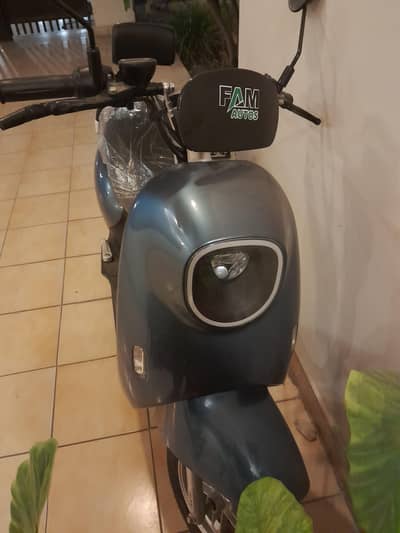 Scooty YDEA 3