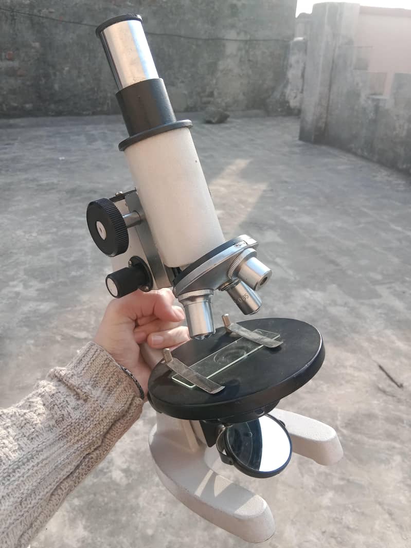compound Microscope 4