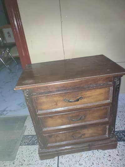 bedset with side tables