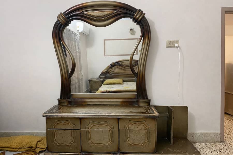 Deco Bed set & Dessing Table 9