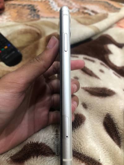 Iphone 11 dual pta physical 9/10 condition all ok with box