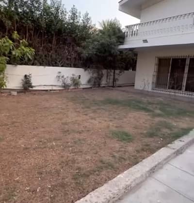 350 Square Yards House available for rent in Clifton - Block 8, Karachi