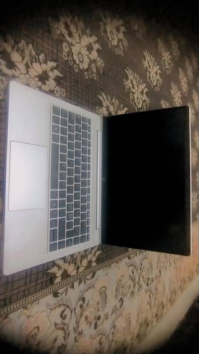 HP laptop only 3 week use new condition