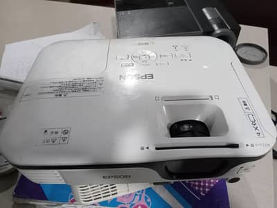 Branded HDMI Projectors available for sale