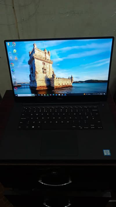 Dell XPS 15 9550 | Core i7 6th Gen | 256GB SSD | Dedicated Graphics