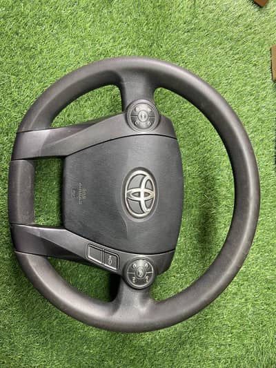 Toyota Aqua Steering Wheel & Multimedia