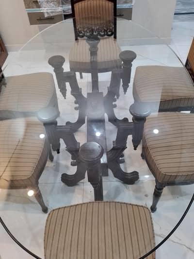 High quality dining table with chairs