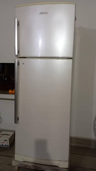 large size fridge . . 9/10 condition