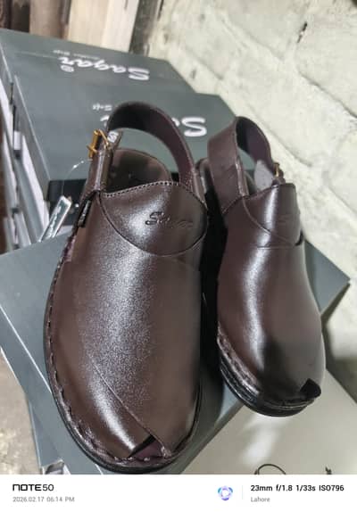 Leather peshawri chapal