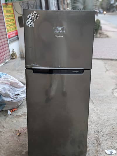Dawlance friage DC inverter  new condition warnit card b hi