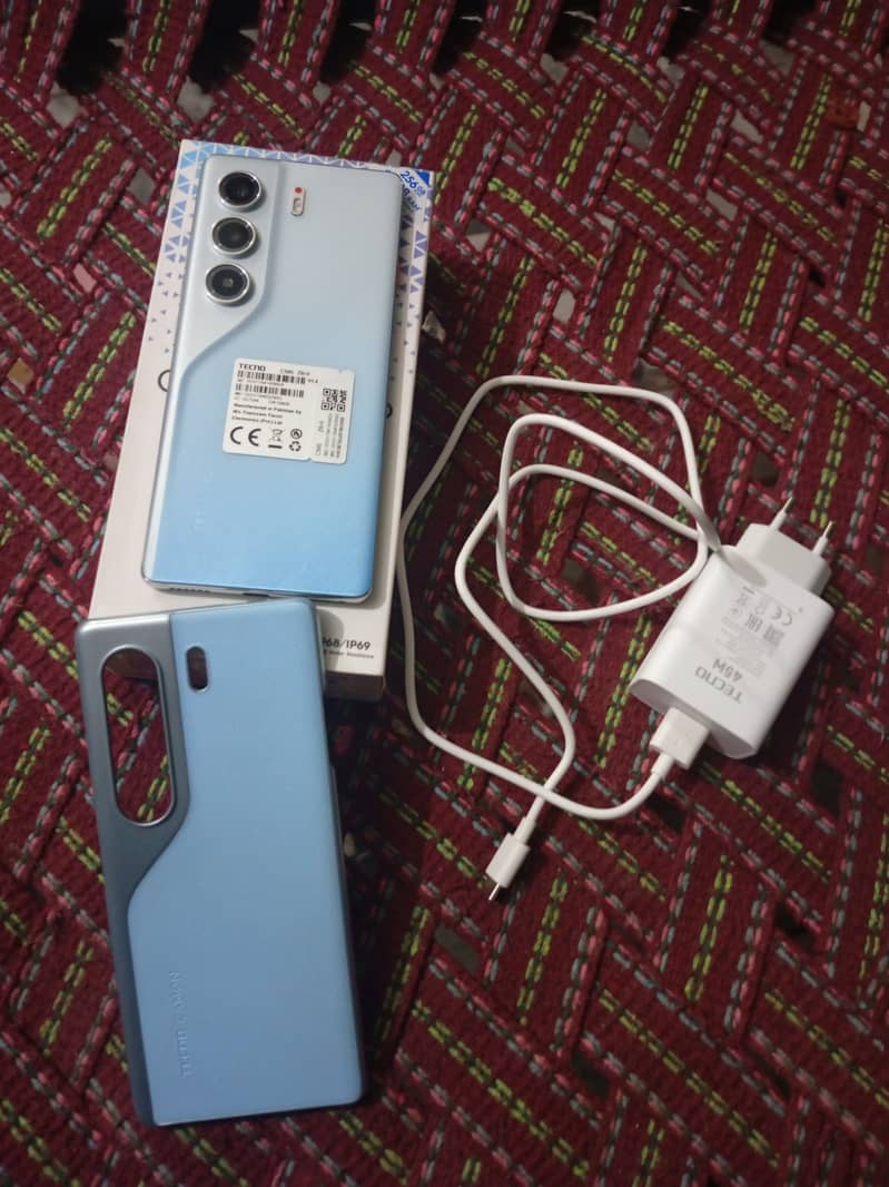 Tecno CAMON 40 Pro 0