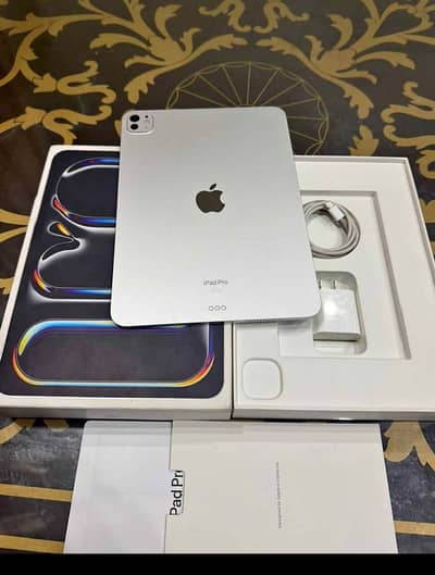 Ipad pro M4 Complete box 512gb contact WhatsApp 0325,67,35,466