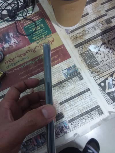 all ok hi Candice 10 :10 hi charger hi box nahi hi