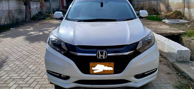 Honda vezal Z sensing white room model 2015 registration 2020