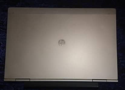 laptop bilkul theek hai or reasonable price keyboard screen perfect