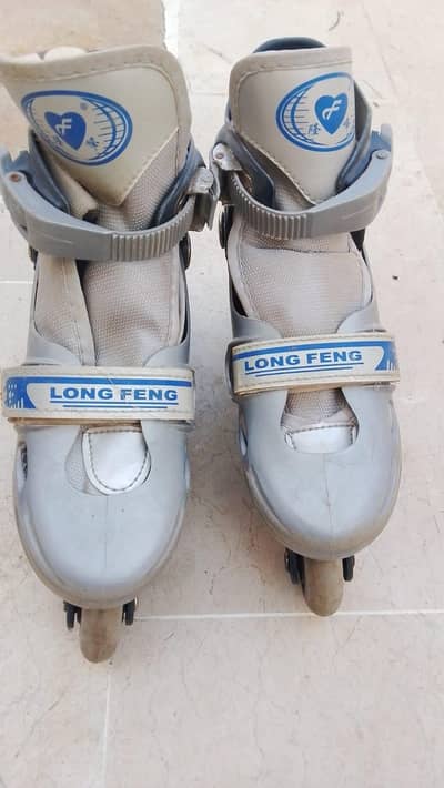 Rollar Skates with adjustable sizes