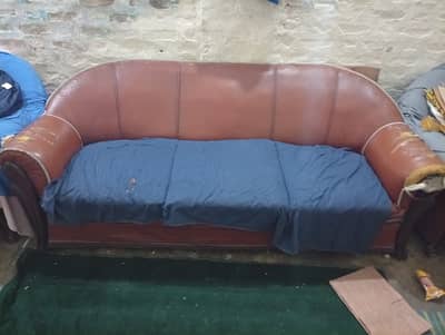 Sofa.    (3piece 2+1+1)