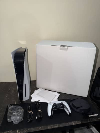 Playstation 5 Standard Disc version (UK) (New)