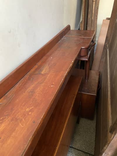 Bed & dressing table