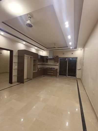 10 Marla House For Rent In Gulberg