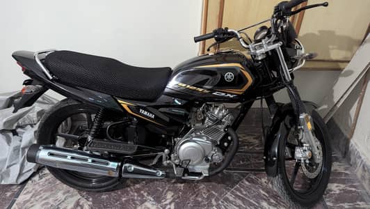 YAMAHA YB125Z DX 2025