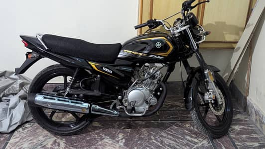 YAMAHA YB125Z DX 2025