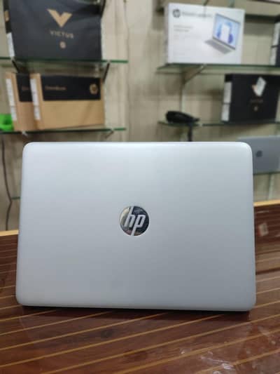 HP Elitebook R7 6th Gen 8/128GB/500GB