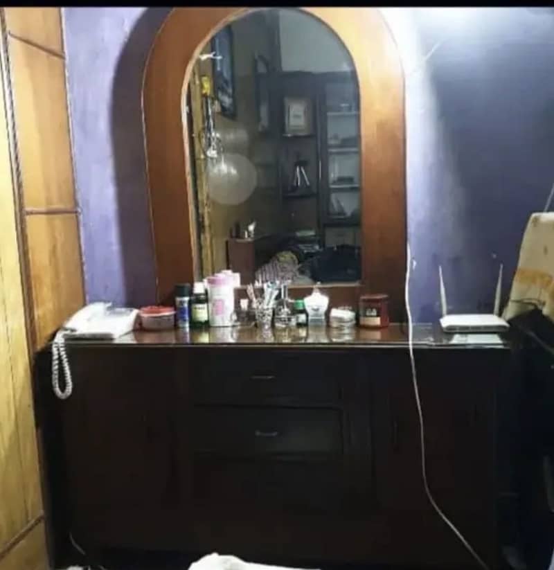 Dressing table 8