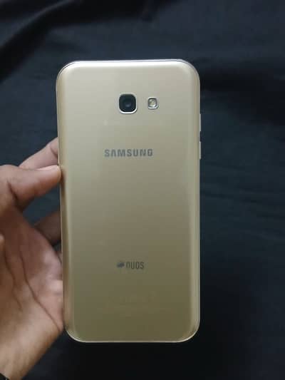  Samsung Galaxy A7 – 3GB / 32GB – Gold – 10/10 Condition