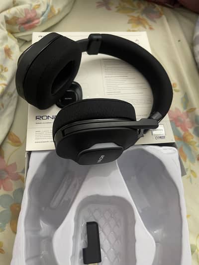 Ronin Hurricane wireless headphones