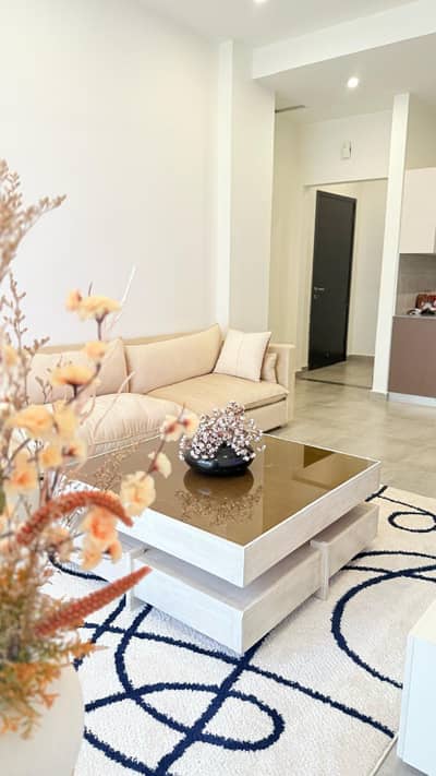 1 BED LUXURY FURNISHED PAY DAY WEEKLY MOTHlY FOR RANT IN GULBERG GREEN